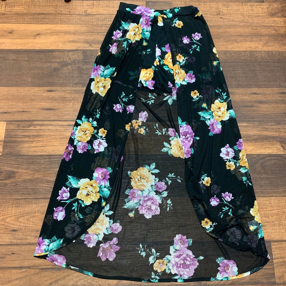 Almost Famous black floral cover up Skirt with shorts women’s Size S